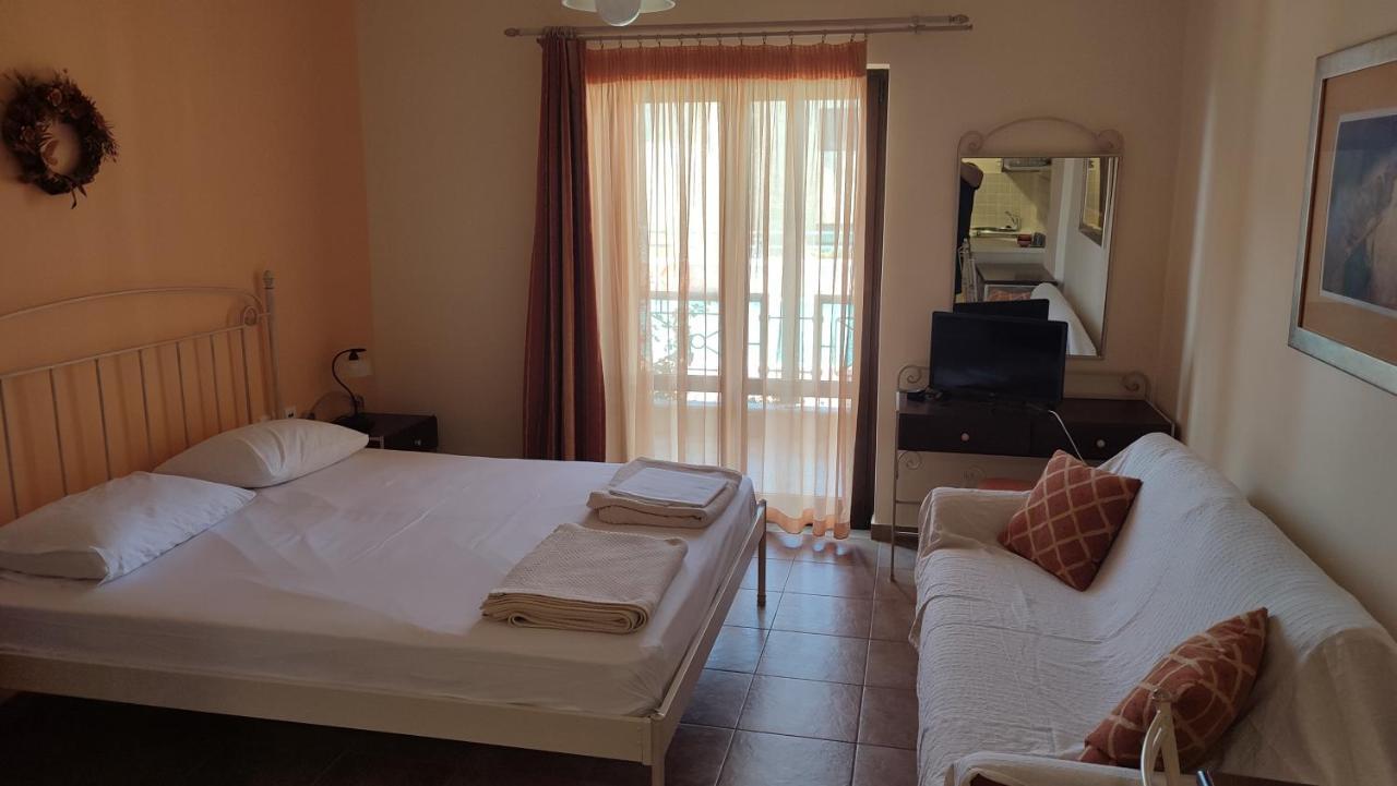 Guesthouse Michobeis Kamarína Dış mekan fotoğraf