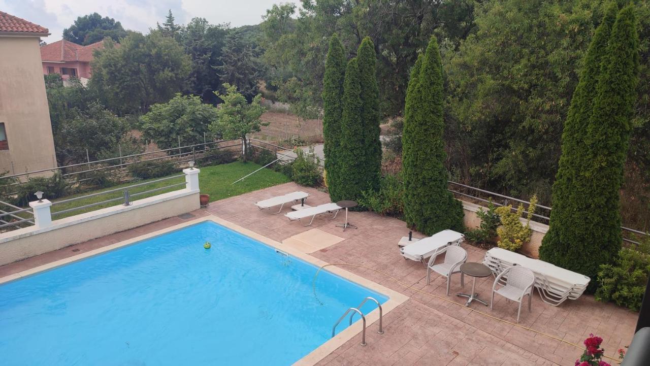 Guesthouse Michobeis Kamarína Dış mekan fotoğraf